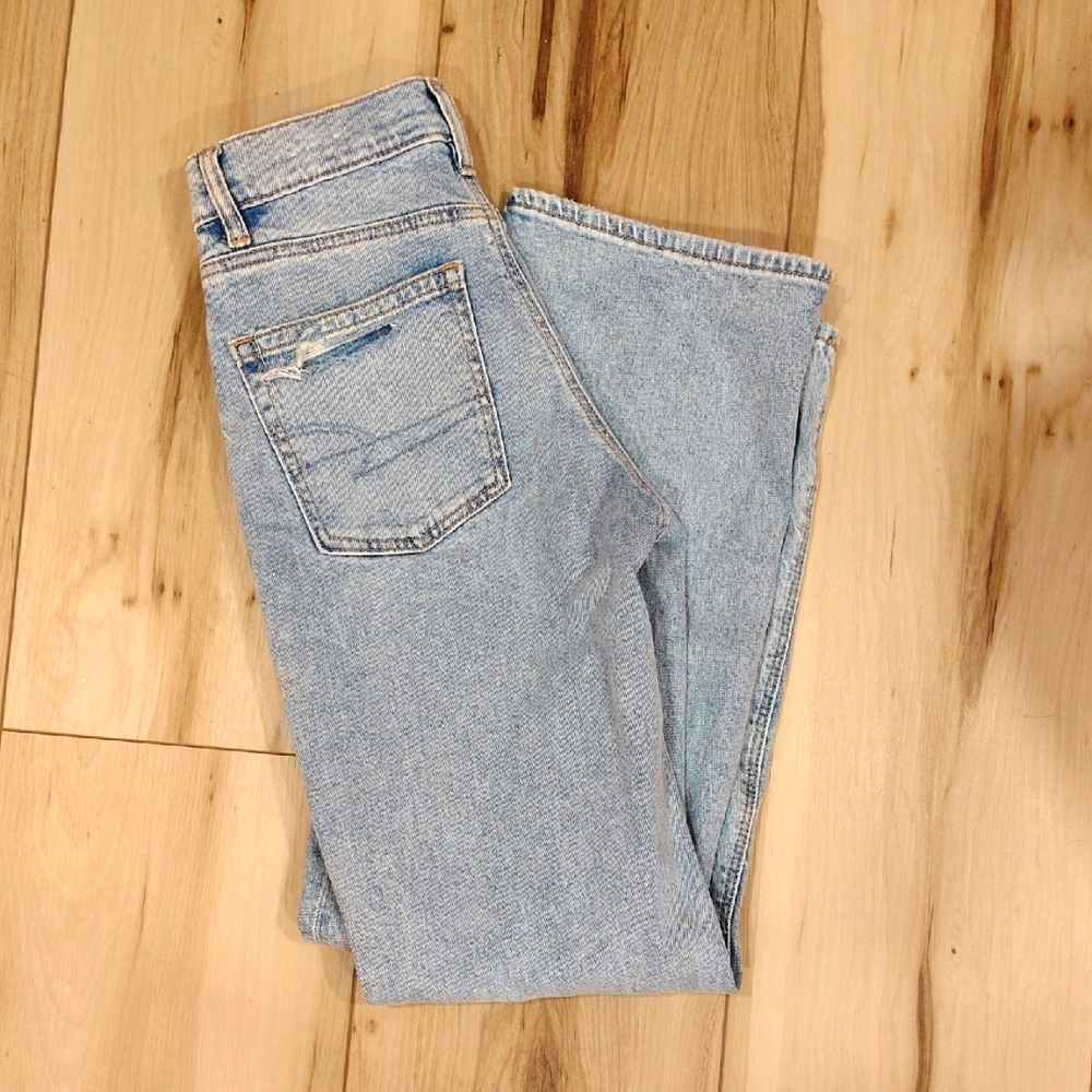 Trendy American Eagle Ripped Baggy Jeans
